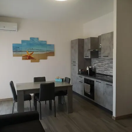 Casa Trezza 2 公寓 拉蒂纳